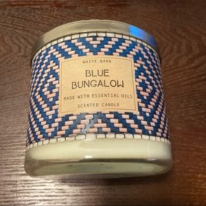 Blue Bungalow Candle NWT & FREE SHIPPING